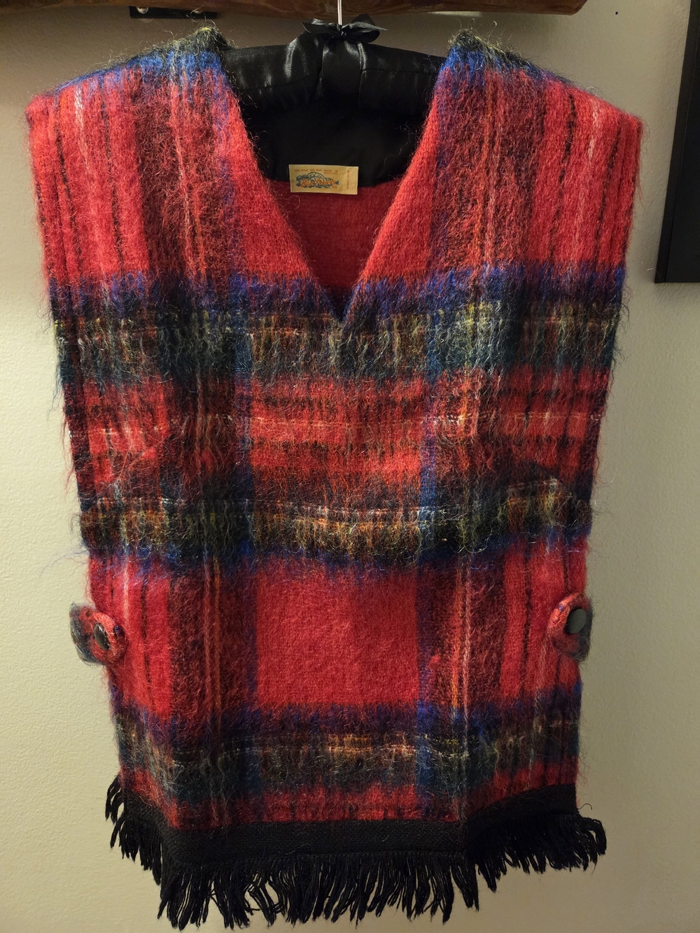 Vtg Ben Nevis Scottish Mohair Wool Plaid Fringe Vest Cape Made in Scotland S/M